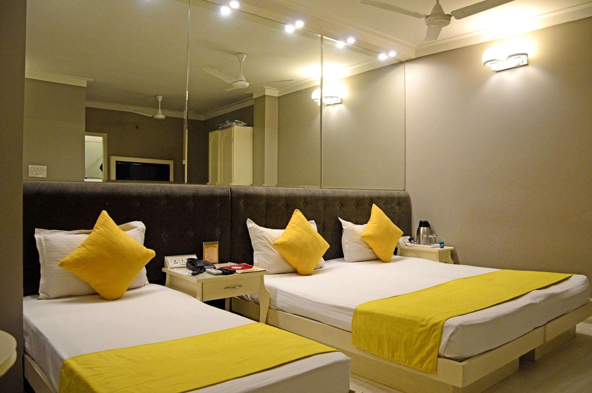 Ajanta - Free Airport Pick Up Service 3* New Delhi