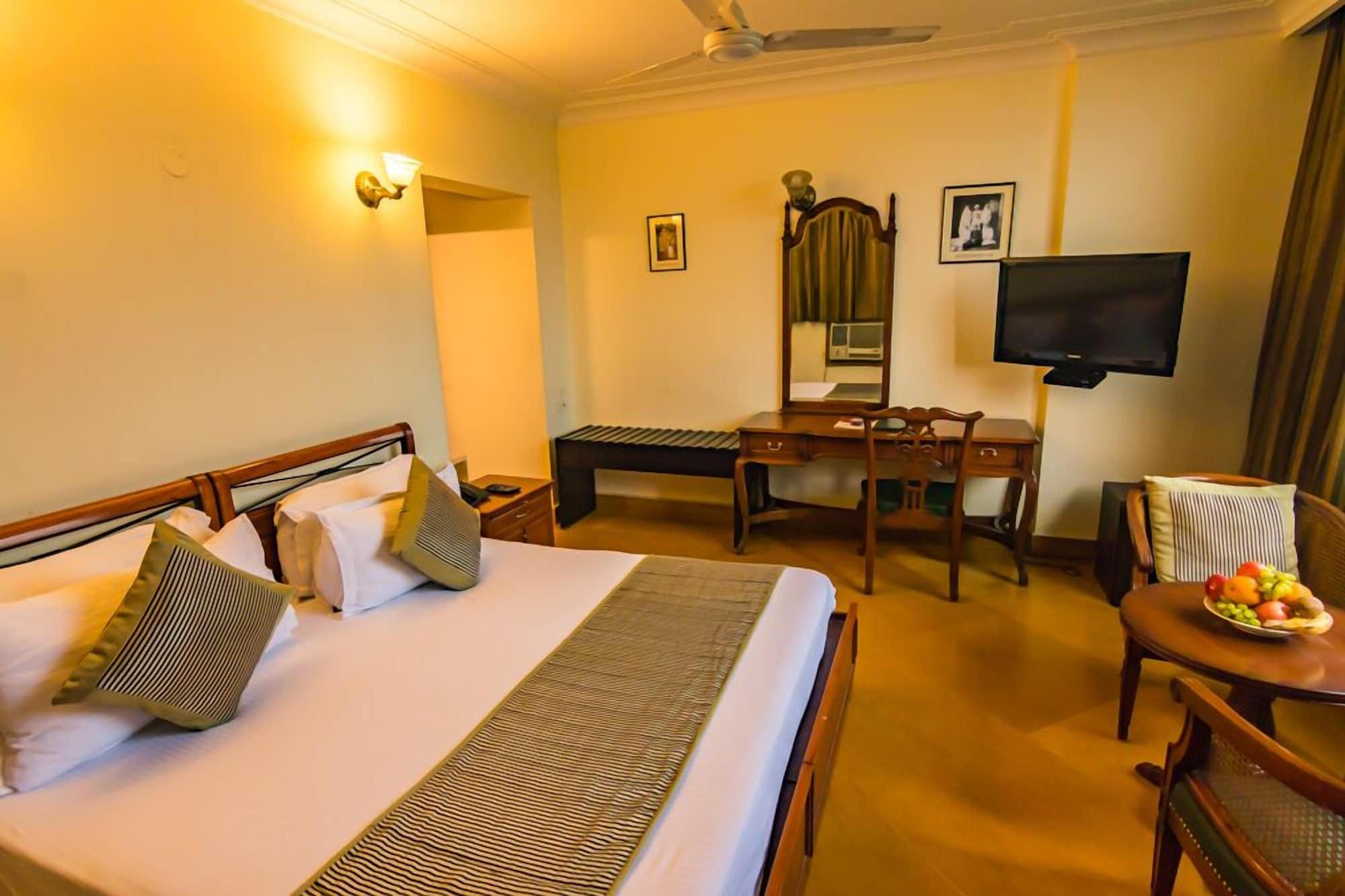Ajanta - Free Airport Pick Up Service Hotel 3*