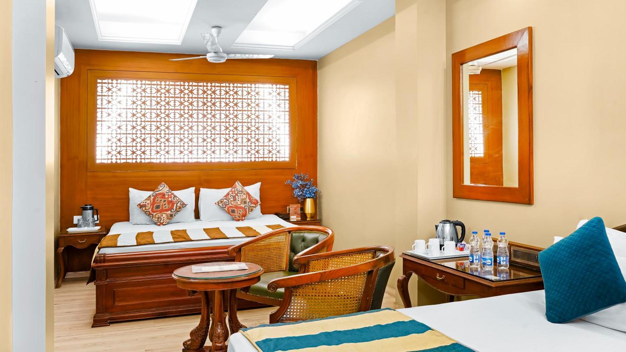 Ajanta - Free Airport Pick Up Service 3* New Delhi